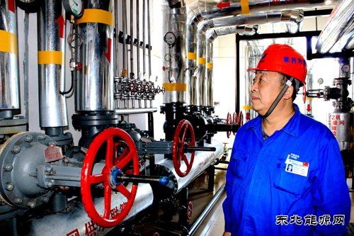 通讯特写：心系企业发展 情牵供暖事业