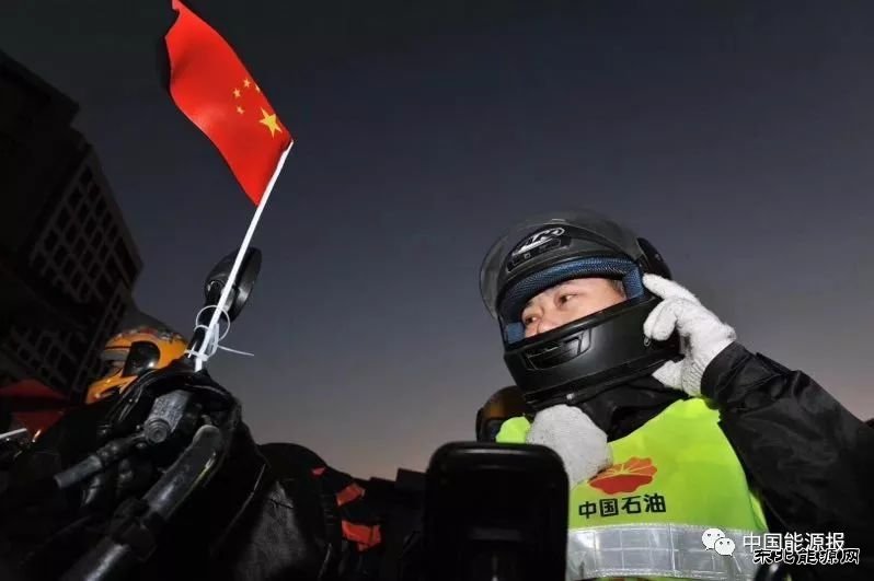 暖心！铁骑返乡，享免费加油、免费快餐、免费姜汤热茶