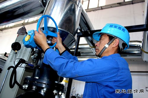 华电亿兆体育佳木斯热电厂热力公司提前开栓供热
