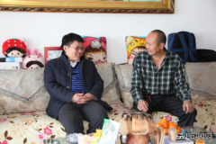 兴凯湖电业局：局领导班子节前到基层单位慰问困难职工