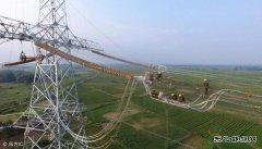 中国特高压电网工人100多米高空作业令人惊心动魄