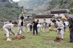 大化水电总厂：开展援助板兰村“党旗引领&#8226;联建联养”主题