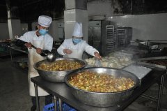 高山煤矿：食堂饭菜“争相亮相”
