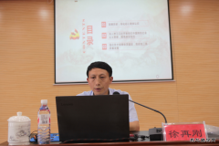 盘江股份公司副总经理、总工程师徐再刚到金佳矿上主题教育课