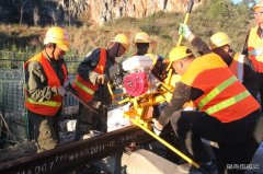 云南：丽香铁路与丽江站既有线顺利“接轨”