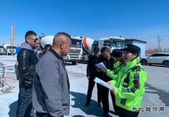 ：Ｖ捶ù蠖樱嚎怪纬辗ㄐ  营造良好治超氛围