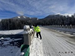 哈巴河执法大队：多措并举确保辖区公路安全畅通