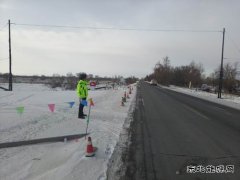 富蕴执法大队：多措并举战寒潮 确保道路安全畅通