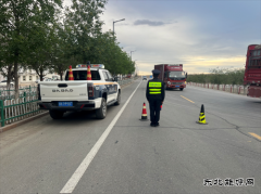 富蕴执法大队：及时处置交通阻断 保安全