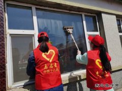 青年志愿者 “学雷锋树新风”