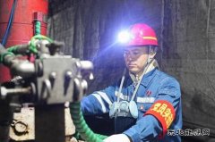 欧启岗：匠心筑梦攀高峰