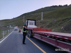 布尔津执法大队：路政养护联勤联动，保障公路安全畅通